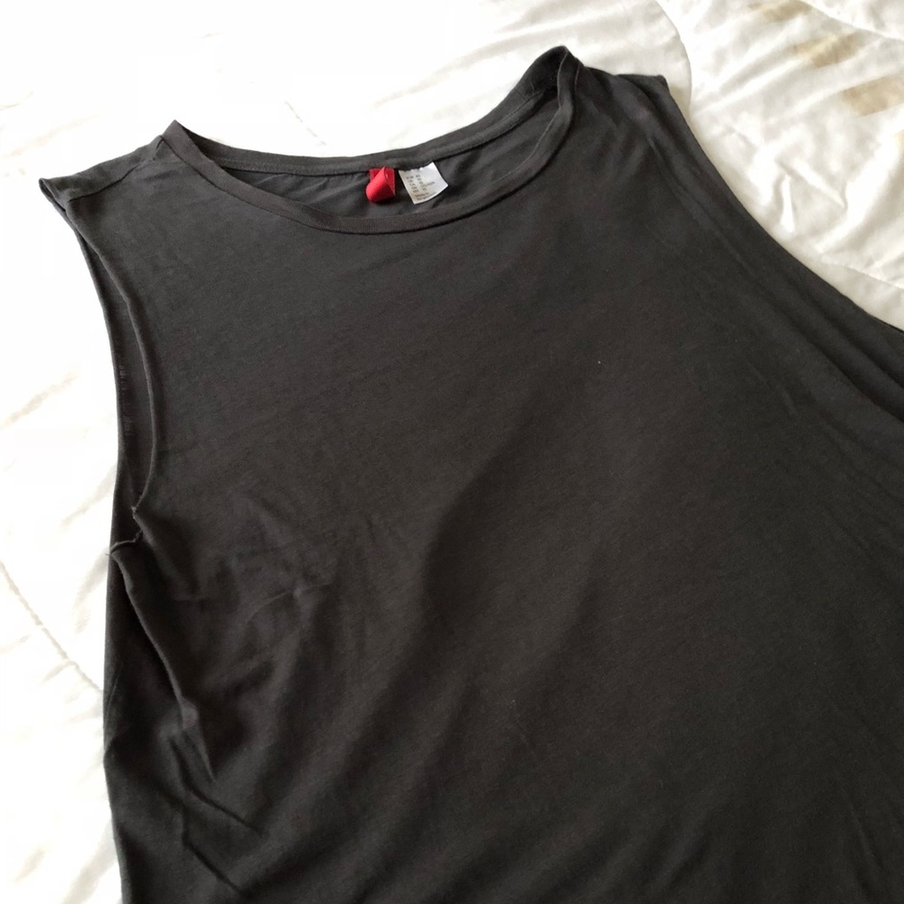 Black Muscle Tee